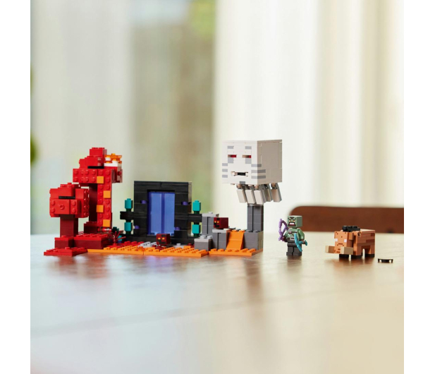 LEGO Minecraft 21255 Zasadzka w portalu do Netheru - 1202687 - zdjęcie 13